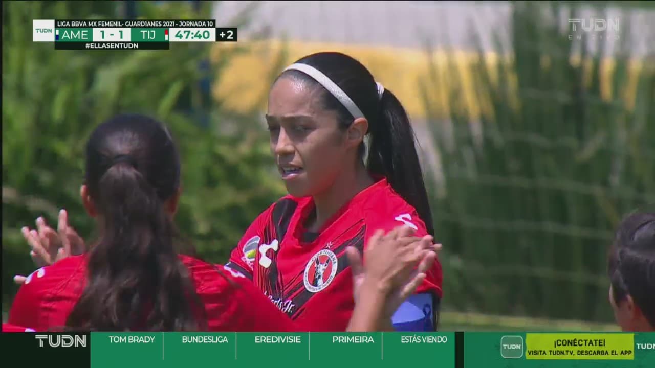 ¡No perdona Cuéllar! Renae cobra un penal para el 1-1