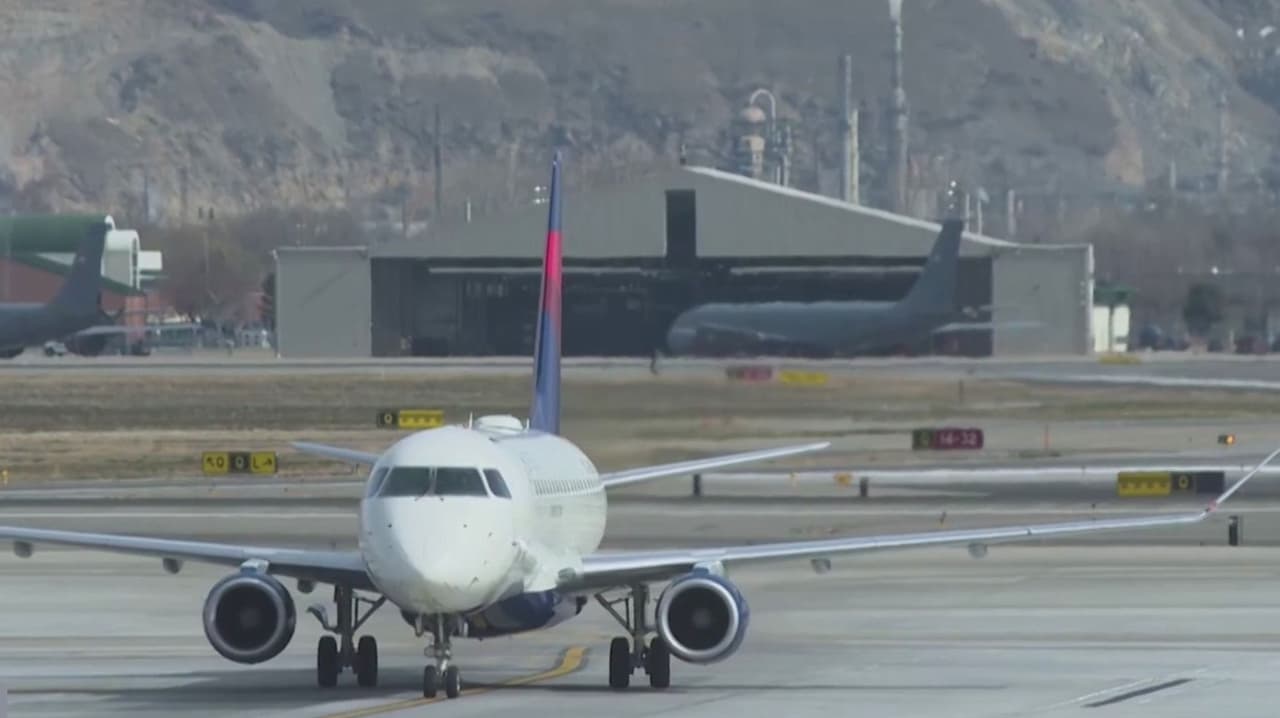 Avión de Delta realiza aterrizaje de emergencia en aeropuerto de Salt Lake City por esta razón