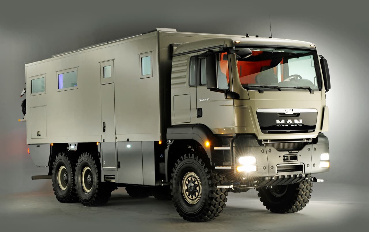 Pesa cerca de 18 toneladas y tiene un costo de casi tres veces lo que cuesta una casa americana.