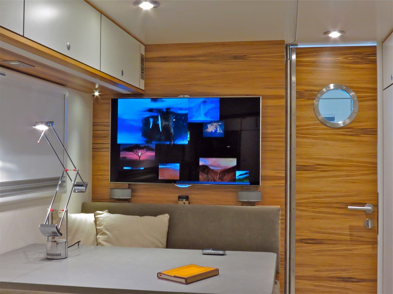 Incluye TV de satélite, una lavadora, secadora y lavatrastes.