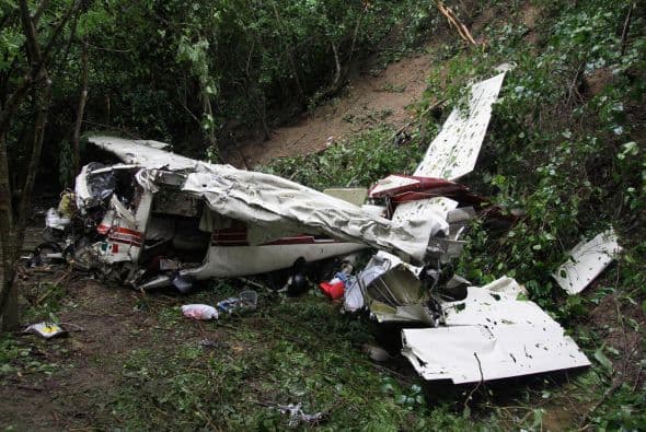 La aeronave se vino abajo cerca del aeropuerto de Huatulco, una ciudad-balneario en la costa del Pacífico.