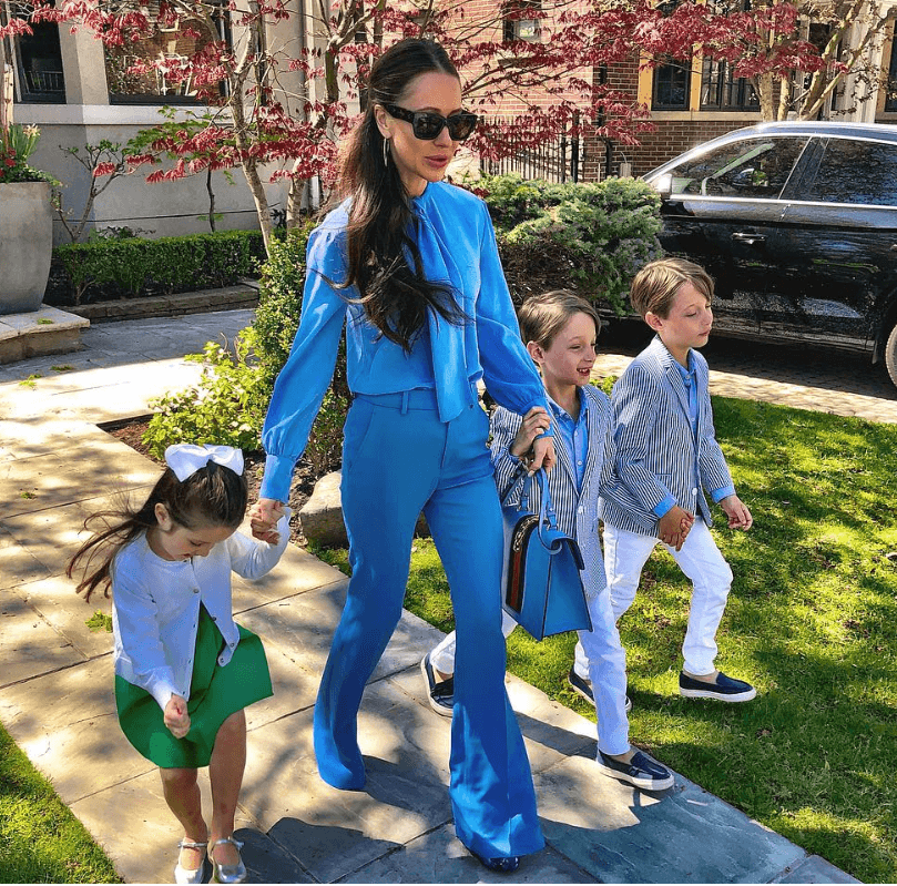 Esta boda será como un capítulo de una serie que se podría llamar 'Hollywood Meets Royalty'. Los tres hijos de
<b>Jessica Mulroney</b> (Ivy, Brian y John), una asesora de modas casada con el presentador de televisión Ben Mulroney formarán parte del séquito nupcial.