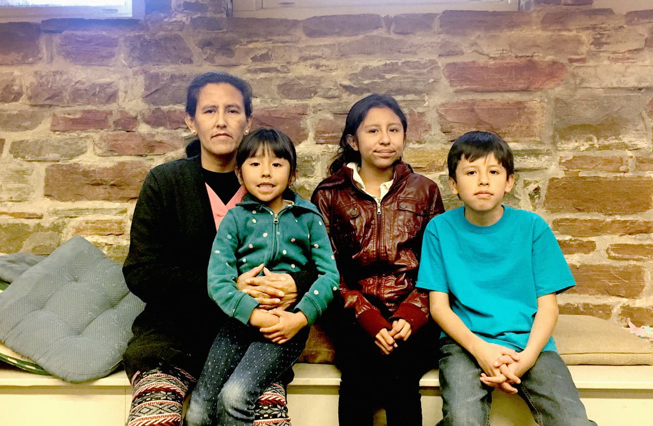 Vivir en una iglesia, el último recurso de algunos indocumentados para evitar la deportación