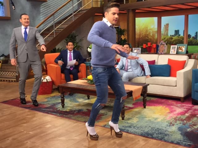 Poco a poco, William le agarró el gusto a los tacones.