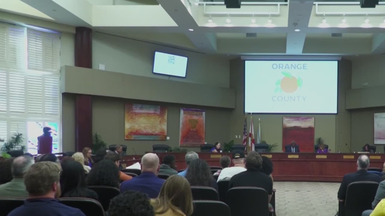 Comisionados de Orange debaten si impuesto de infraestructura va a la boleta