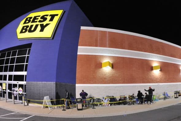 BEST BUY- En 2010 la cadena Best Buy contrató a 29,000 trabajadores temporales; sin embargo, Brian Dunn, CEO de la compañía reveló que para este año contratarán poco más de la mitad de ese número.