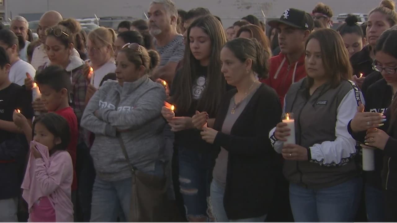 Honran la memoria de la joven de Joliet con una emotiva vigilia 

