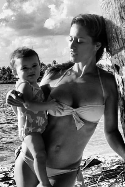 Cualquiera pensaría que después de tener a dos bebés tardaría en recuperar la línea.