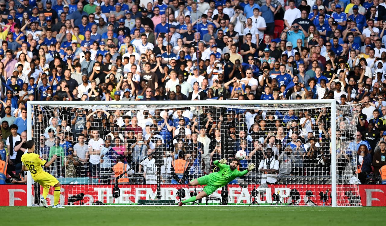 Liverpool derrotó en penales (6-5) al Chelsea tras empatar 0-0 en el tiempo regular para levantar la octava FA Cup de su historia en Wembley.