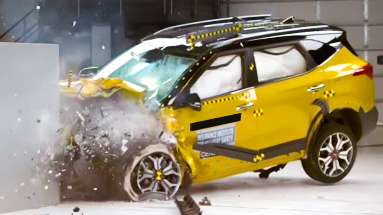 Un total de 49 modelos alcanzaron la calificación de Top Safety Pick + del Instituto de las Aseguradoras para la Seguridad Vial (IIHS) por haber superado sus exigentes pruebas de choque y además cumplido con los criterios establecidos en relación a equipamiento de seguridad, tales como iluminación nocturna y frenado automático de emergencia.