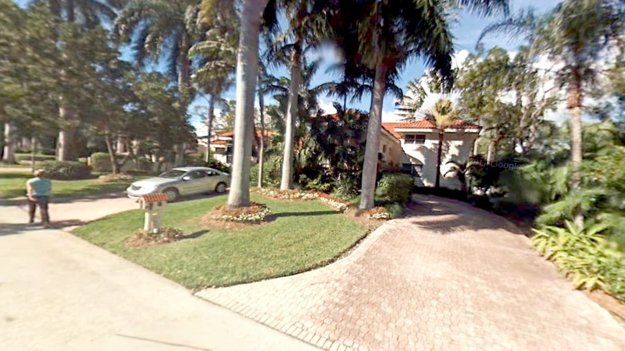 194 Isla Dorada Boulevard, in Coral Gables, also belonged to Venezuelan jeweler Fernando Valero.