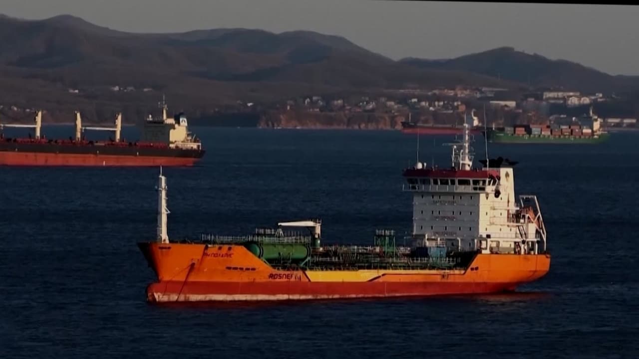 Trump permite llegada de petrolero ruso a Cuba como ayuda humanitaria