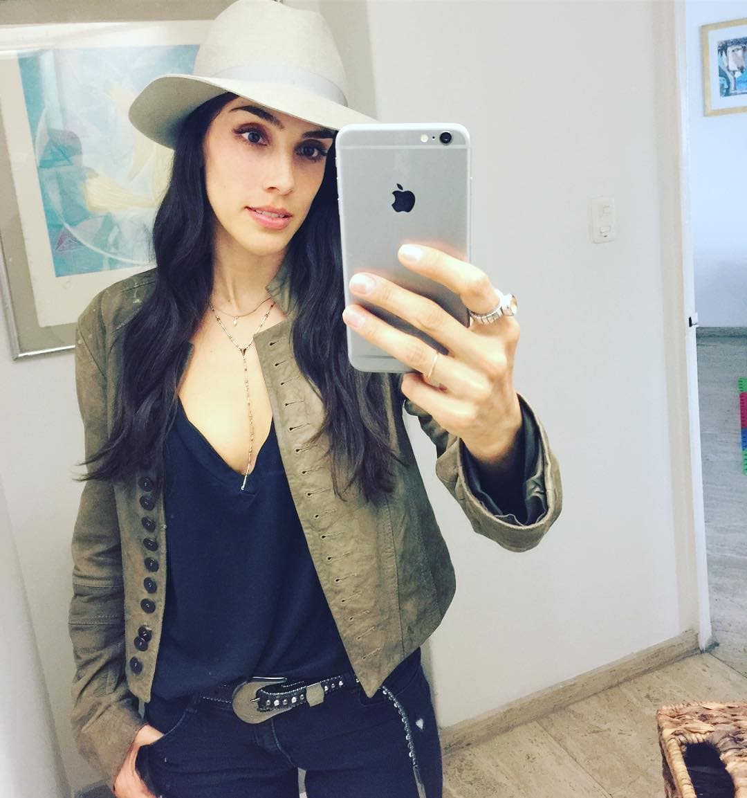 Un año más tarde protagonizó '
<b>Relaciones peligrosas'</b> al lado de Gonzalo García Vivanco, Ana Layevska y Gabriel Coronel. En 2013 participó en la serie '
<b>The bridge'</b>.