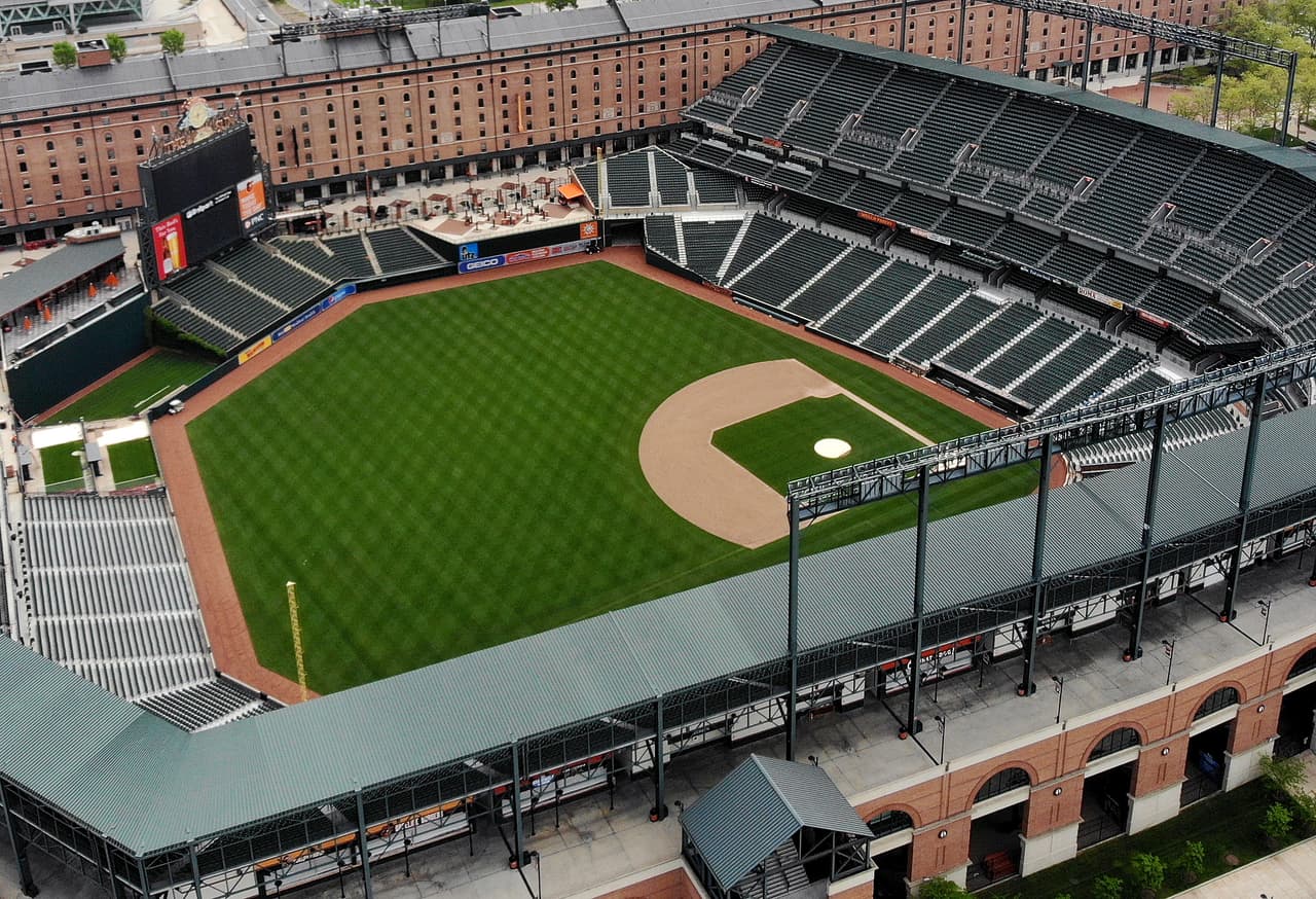 Conflicto entre dueños y peloteros complica inicio del beisbol