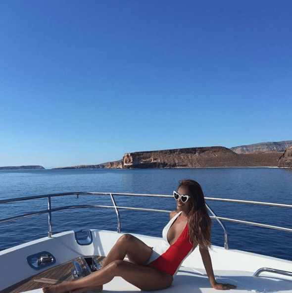 Posando con esta hermosa vista de fondo, conocida como la Isla Espíritu Santo, Karla presumió las bellezas de México.