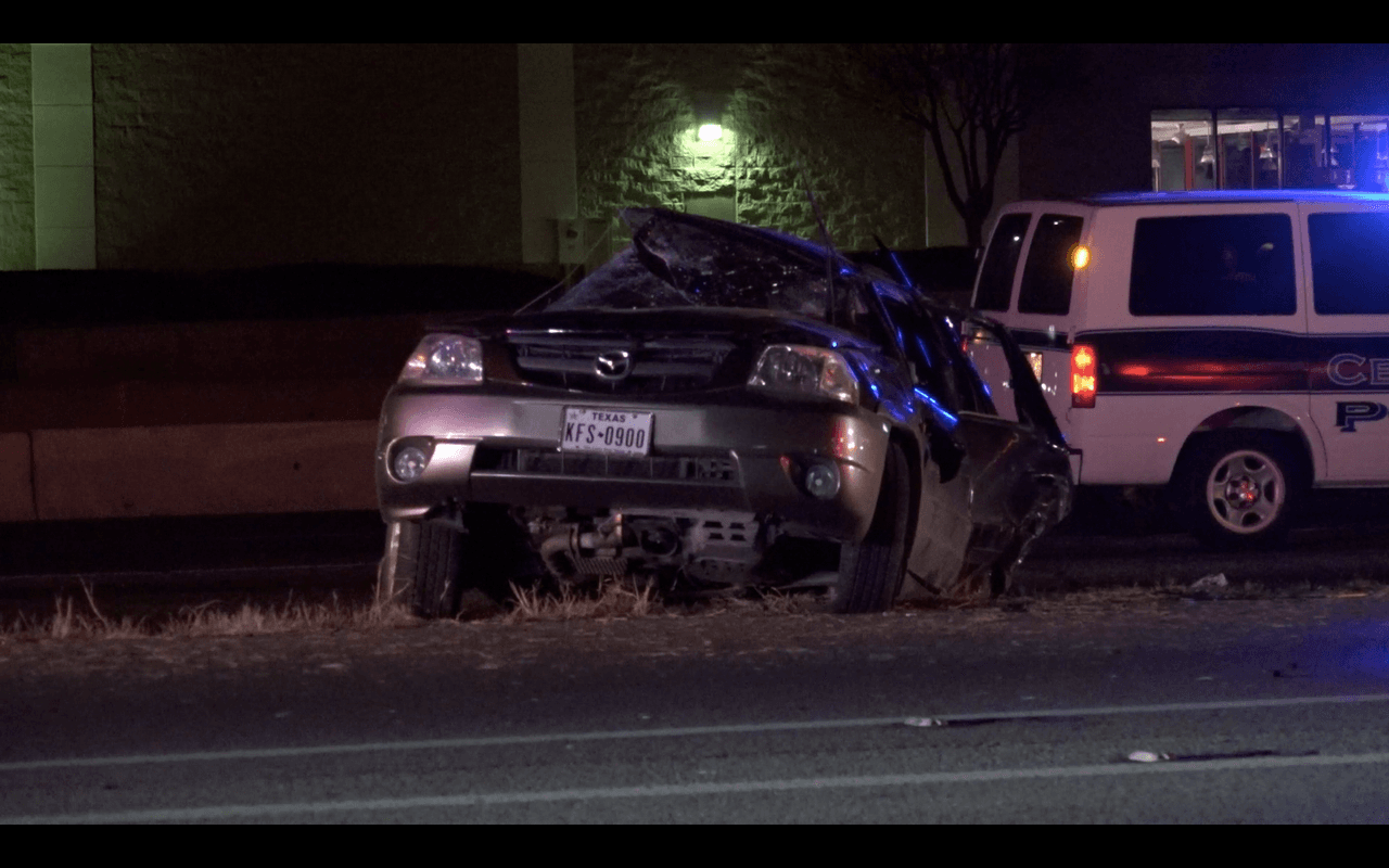 Pimentel viajaba en un Mazda cuando salió disparada. El auto fue chocado por detrás por una Mercedes blanco.