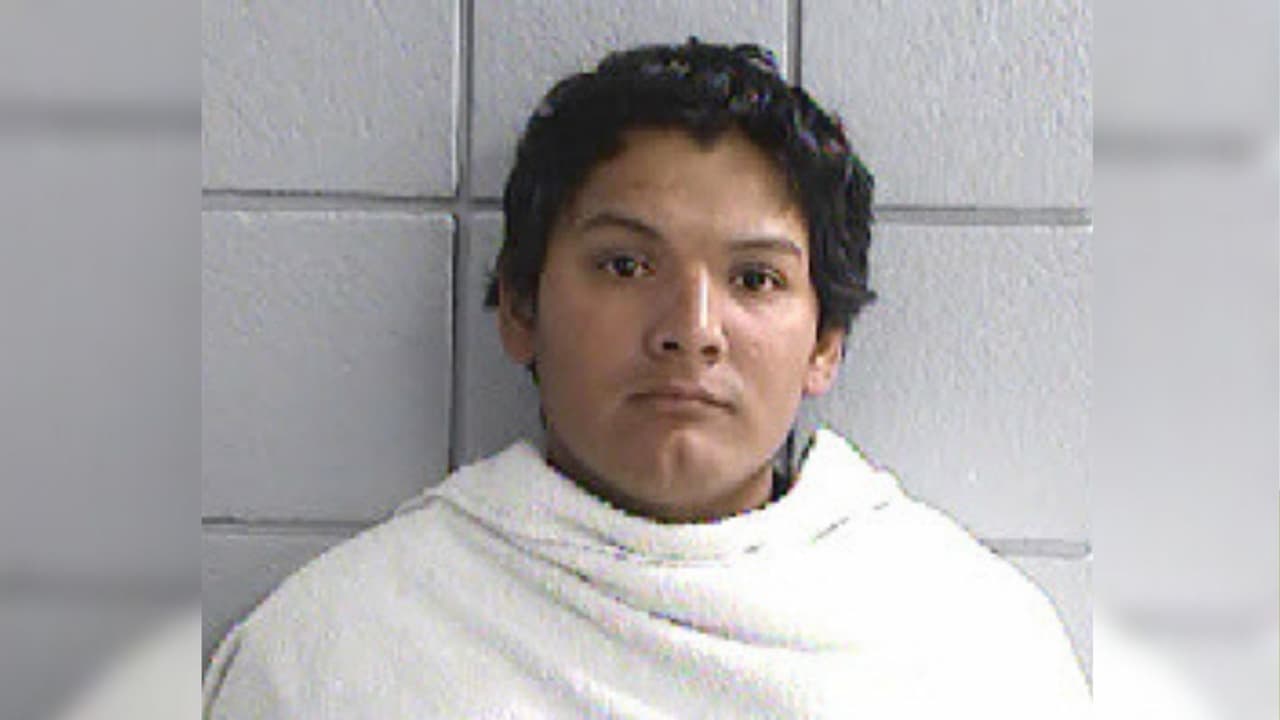 Arrestan a joven tras choque donde murieron dos personas y dos más resultaron baleadas en Corsicana