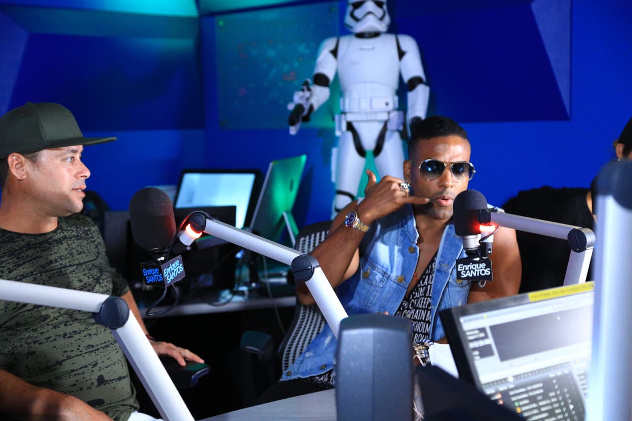 Después de 7 años ausentes de los escenerios, Los Orishas regresan a presentarse en Miami, pero primero no podía faltar una visita al Enrique Santos Show.