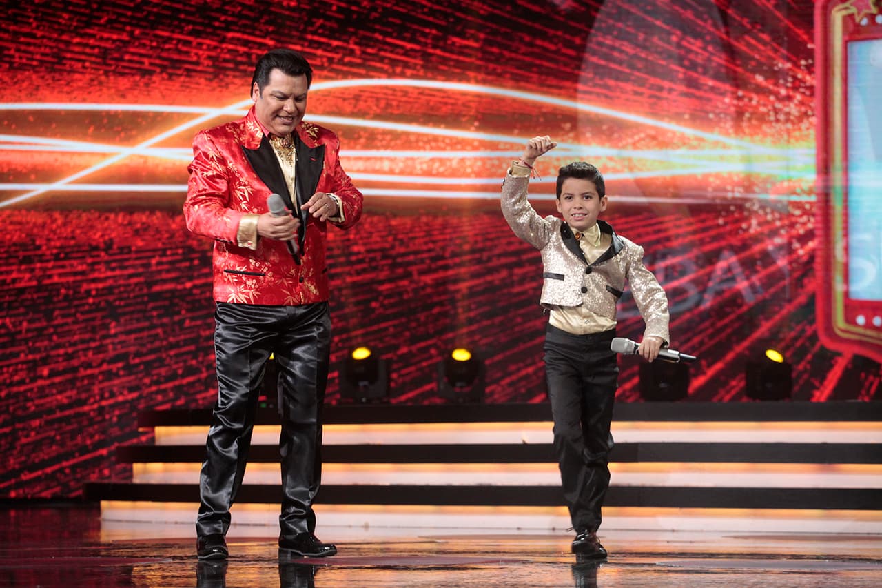 Jaime cantó con Kevin 'La Frontera'.