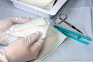 Hospital factura casi $9 mil por vendaje en un dedo