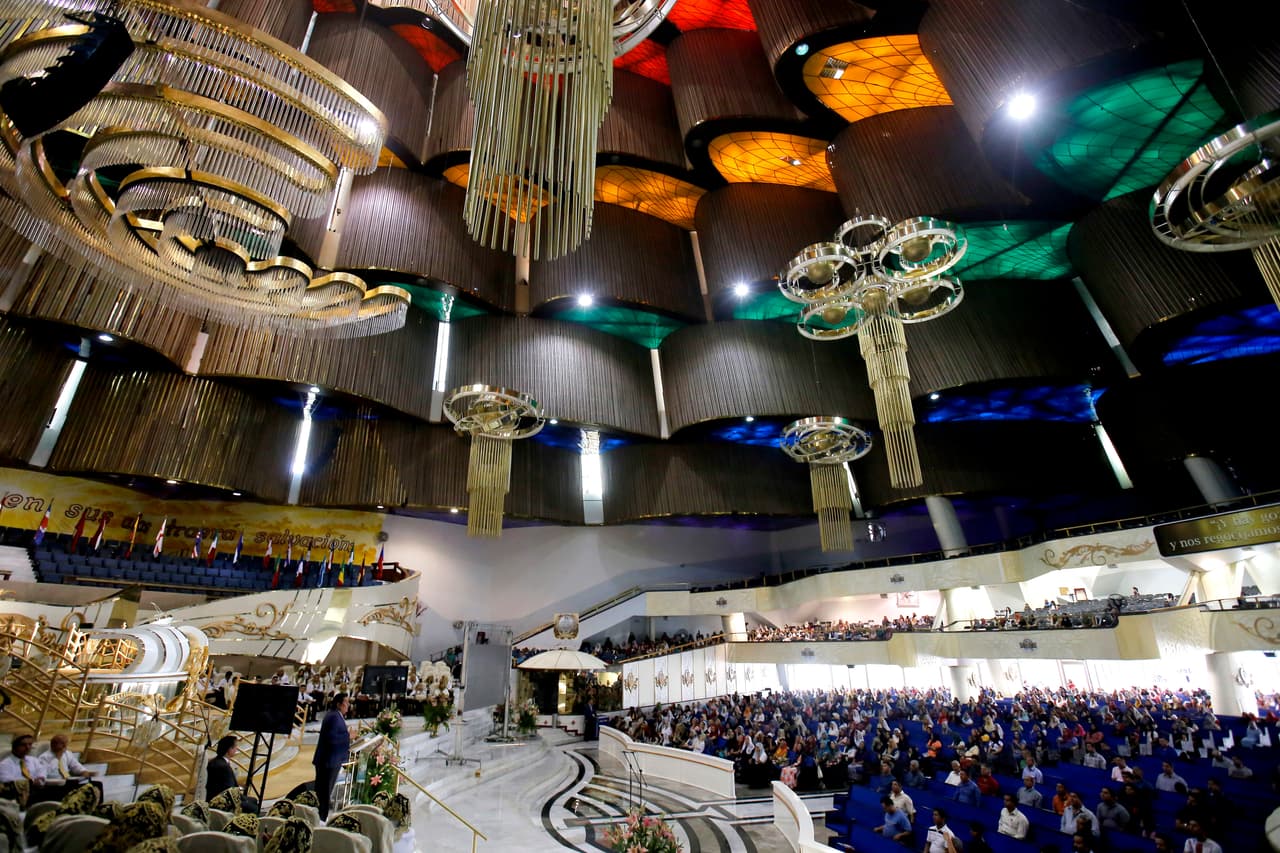 <b>En video: </b>Así funciona la red de túneles secretos debajo del iluminado templo de La Luz del Mundo.
<br>