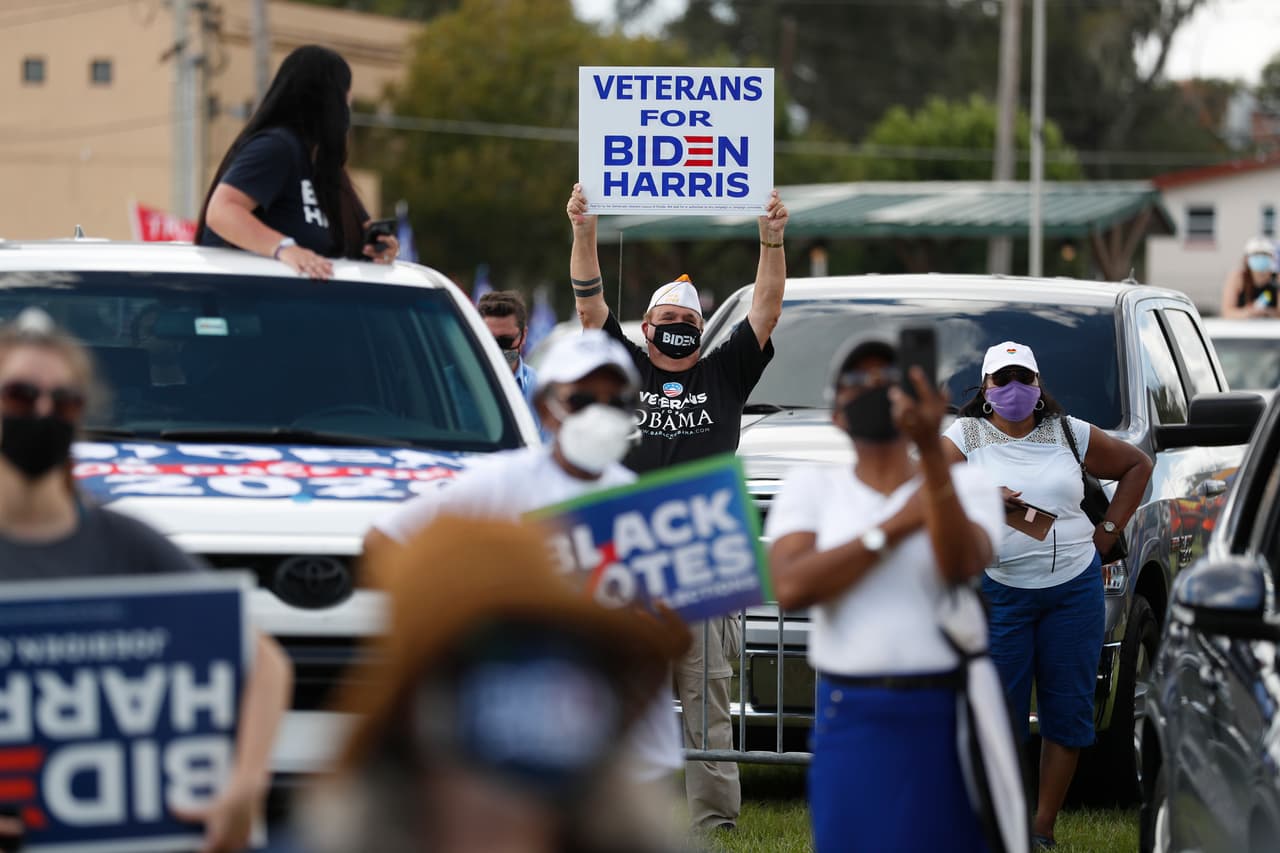 Los seguidores de Biden del centro de Florida asistieron a ver al expresidente Obama. 
<br>