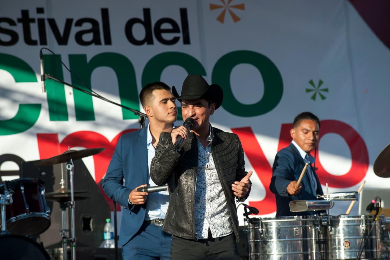 Festival del Cinco de Mayo con la familia Univision Fresno