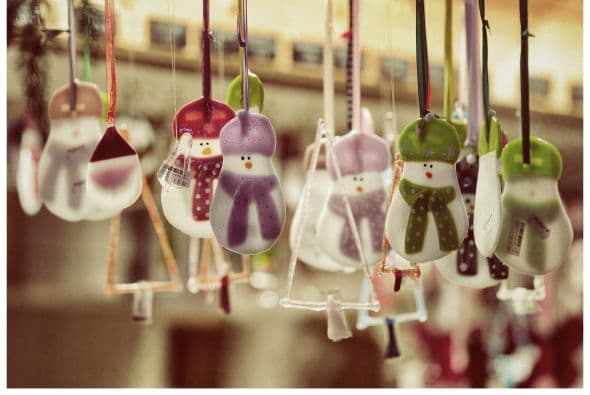 Adornos cálidos para tu árbol de navidad