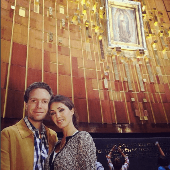 Pero él no es el único de los nominados que ha pasado a visitar a la Virgen Morena, una que siempre ha destacado su amor es Anahí, quien ha compartido imágenes con su esposo.