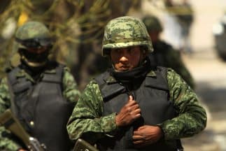 Choque entre militares y criminales deja 12 fallecidos en México, cerca de la frontera con EEUU