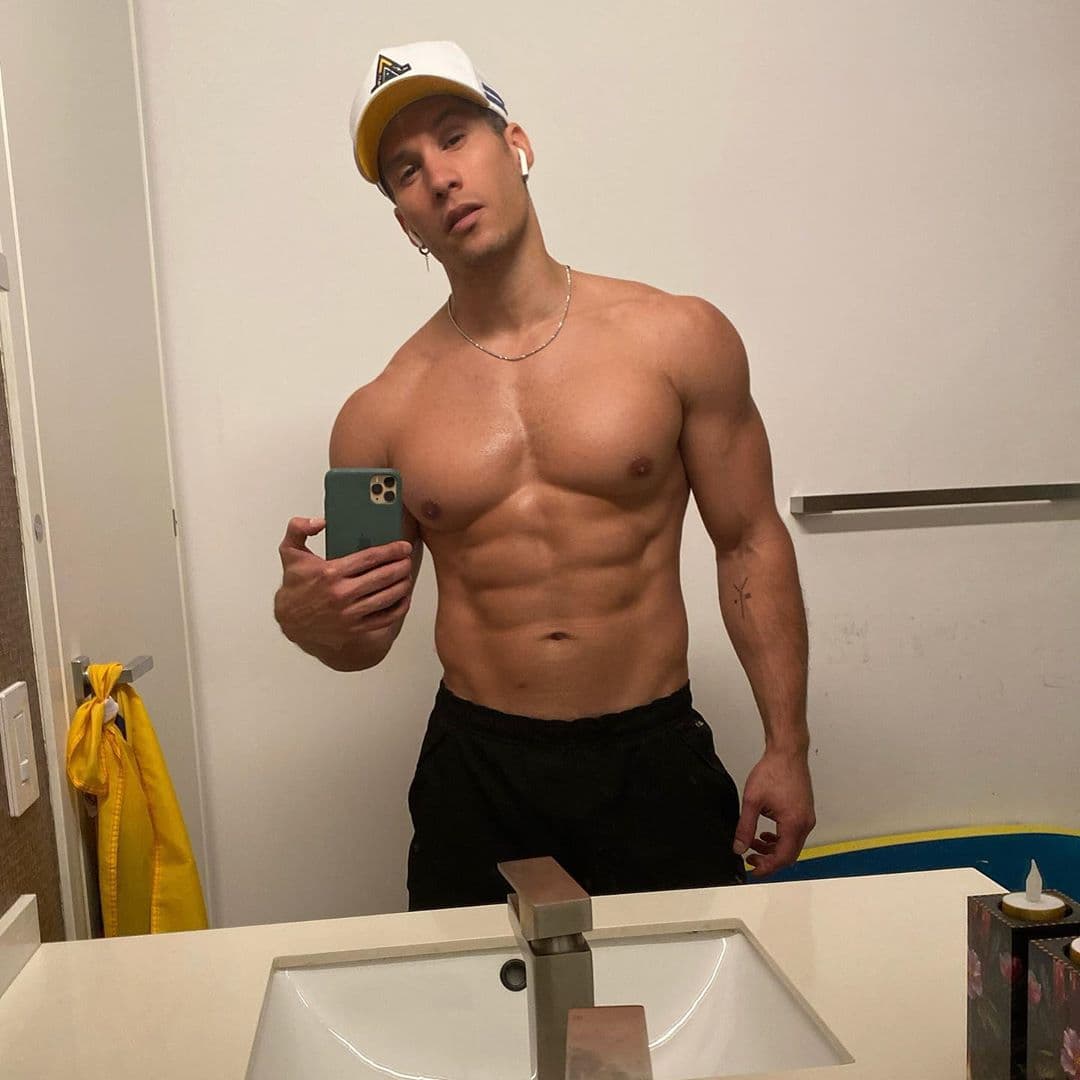 La venezolana informó que su esposo ha recuperado parte de su peso, pues perdió 22 libras, además de está 90 por ciento rehabilitado, los dolores han disminuido y camina mejor.
<br>