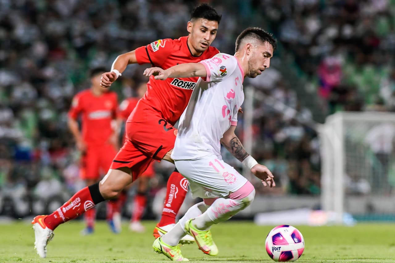 El partido se ensució tras el gol de Santos, pues Toluca tiró muchas patadas.