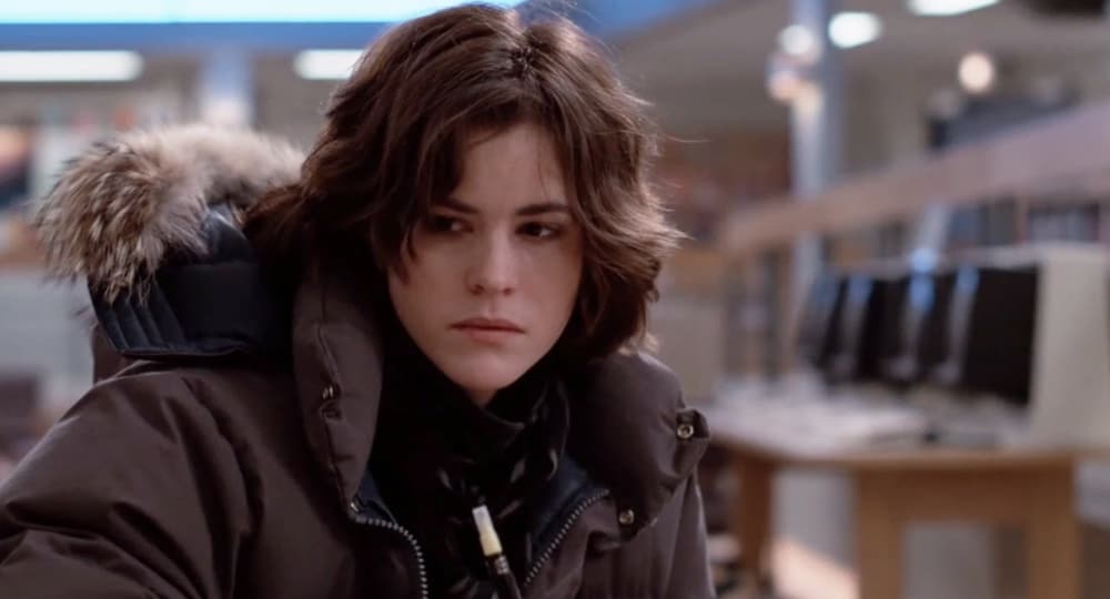 <b>Ally Sheedy (Allison Reynolds)</b>
<br>Allison era una estudiante problemática y una mentirosa compulsiva. Decidió unirse al castigo de la biblioteca porque no tenía nada más que hacer.