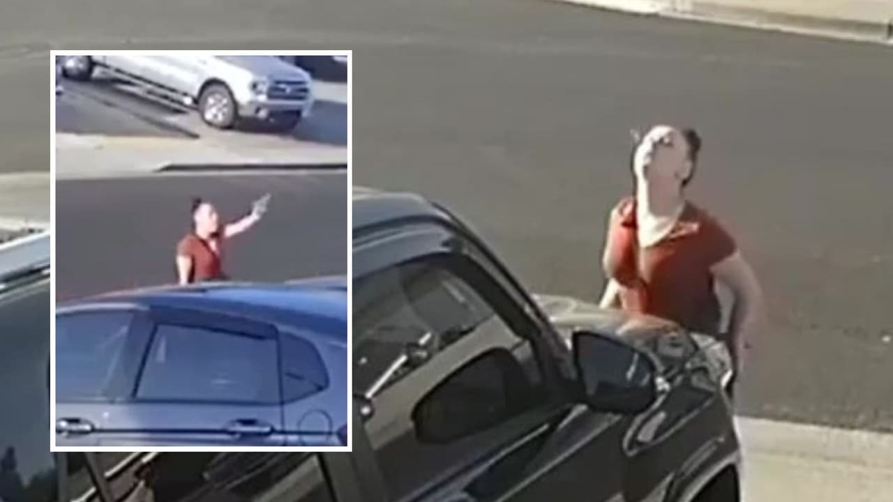 Madre mexicana acusa a vecina de apuntar hacia su casa con una pistola y escupirle a su camioneta