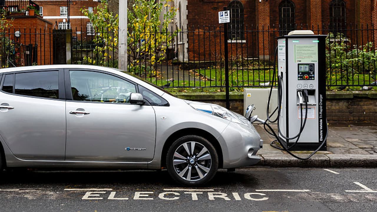 California pondrá fin a la venta de automóviles de pasajeros que funcionan con gasolina o diésel para 2035