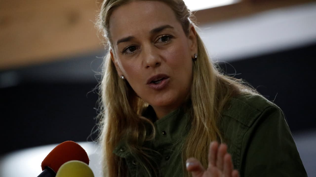 Opositora venezolana Lilian Tintori denuncia que autoridades le impidieron salir del país