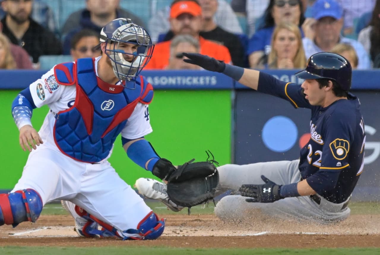<b>Catcher: Dodgers.</b> Yasmani Grandal no es tan bueno a la defensiva como pueden ser Christian Vázquez o Sandy León, pero su bate es la diferencia que lo pone por delante de sus colegas en este duelo.