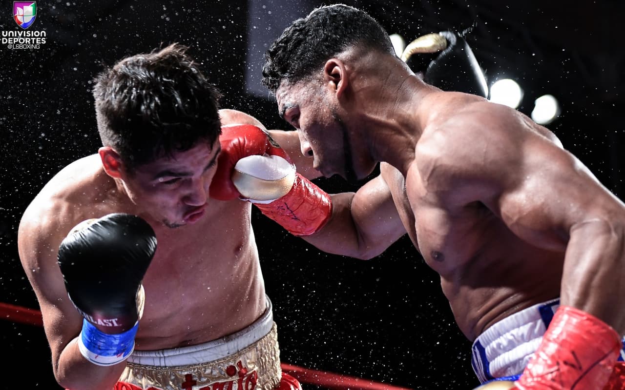 Yuriorkis 'El Ciclón de Guantánamo' Gamboa derrotó por decisión unánime al mexicano Miguel 'Barreterito' Beltrán Jr., a pesar de haber tocado la lona al final del primer round.