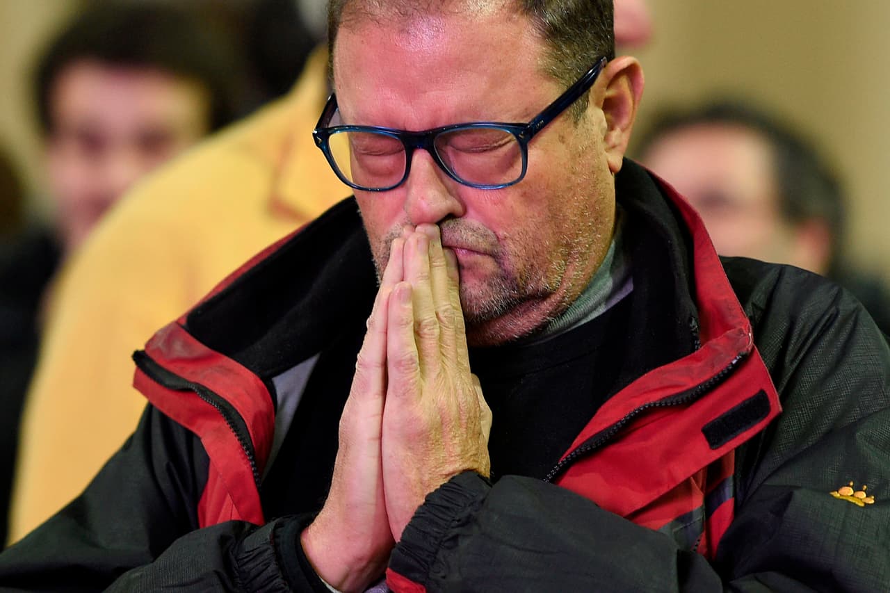 Las horas antes de la llegada de los resultados. Los catalanes inundaron hoy las urnas en unas elecciones cruciales que podrían marcar un punto de inflexión para su región.