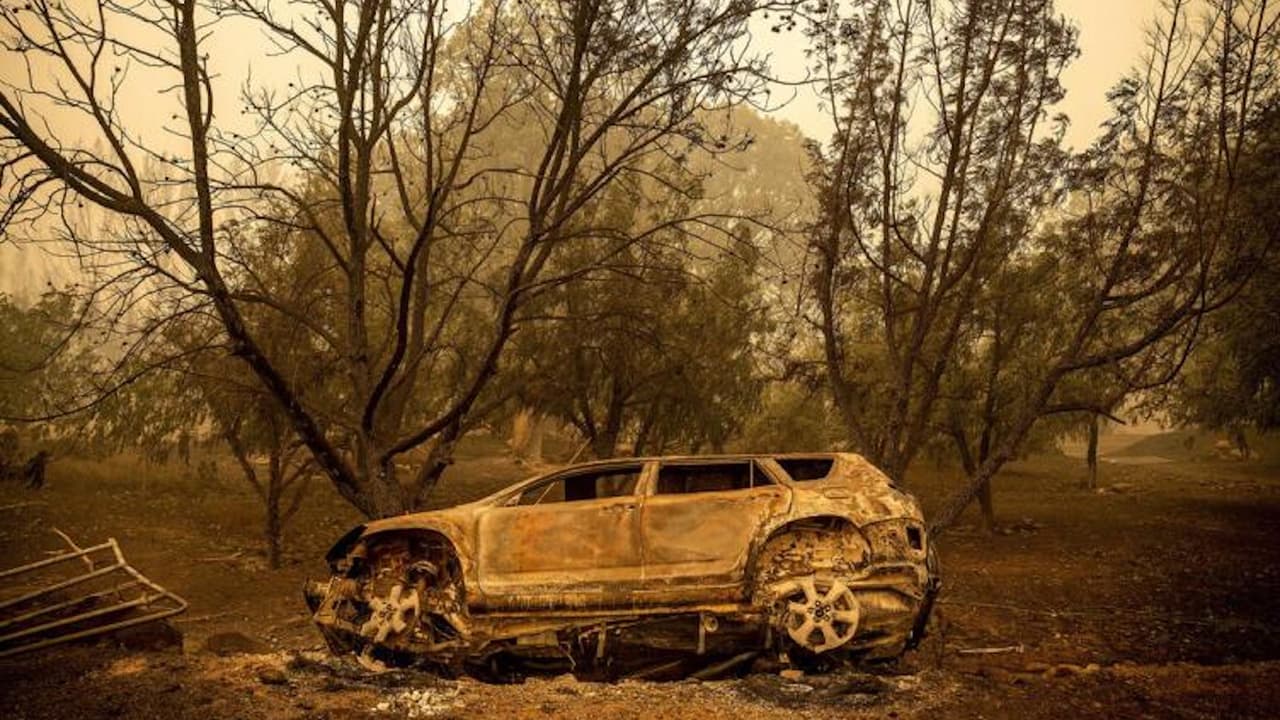 El fuego ya ha cobrado la vida de al menos cuatro personas.