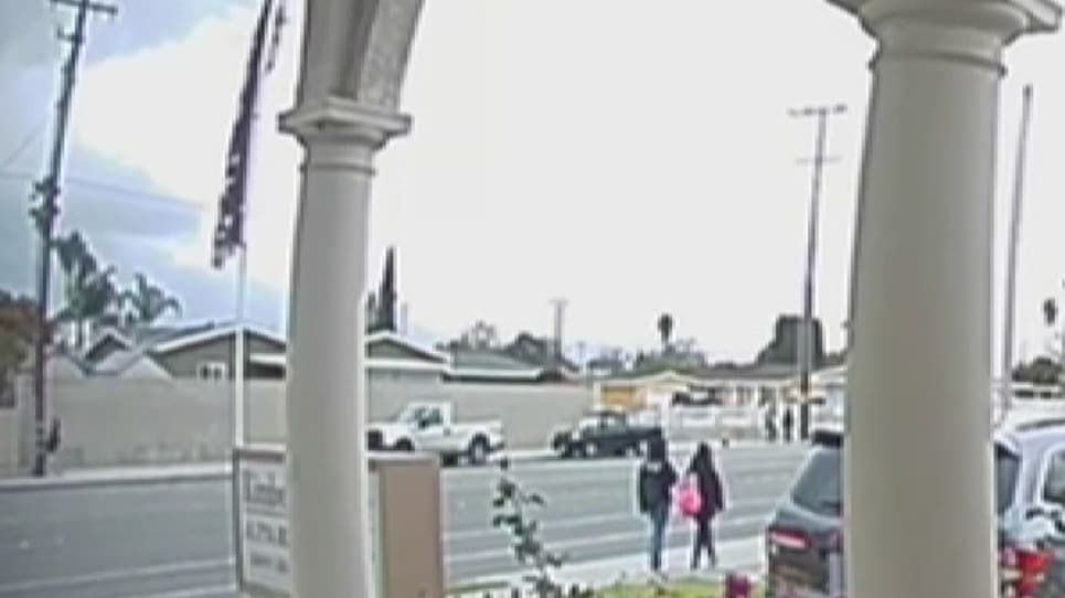 Buscan a conductor que trató de secuestrar a menor de edad a la salida de su escuela