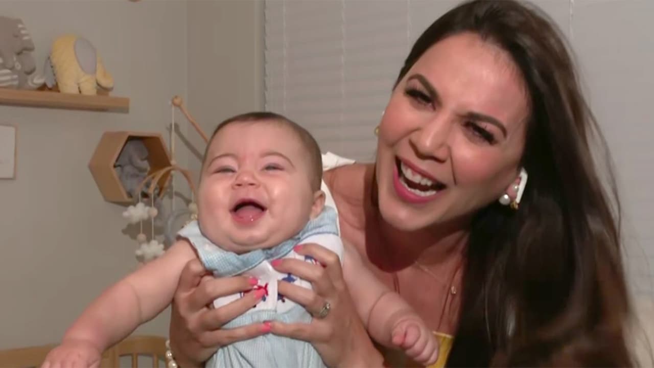 Aylen del Toro derritió corazones al presentar a su bebé Bastian por primera vez en televisión