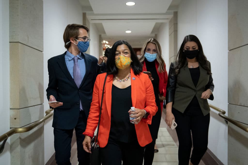 Tras una "semana infernal", los demócratas empiezan a acercar posiciones para aprobar la agenda de Biden