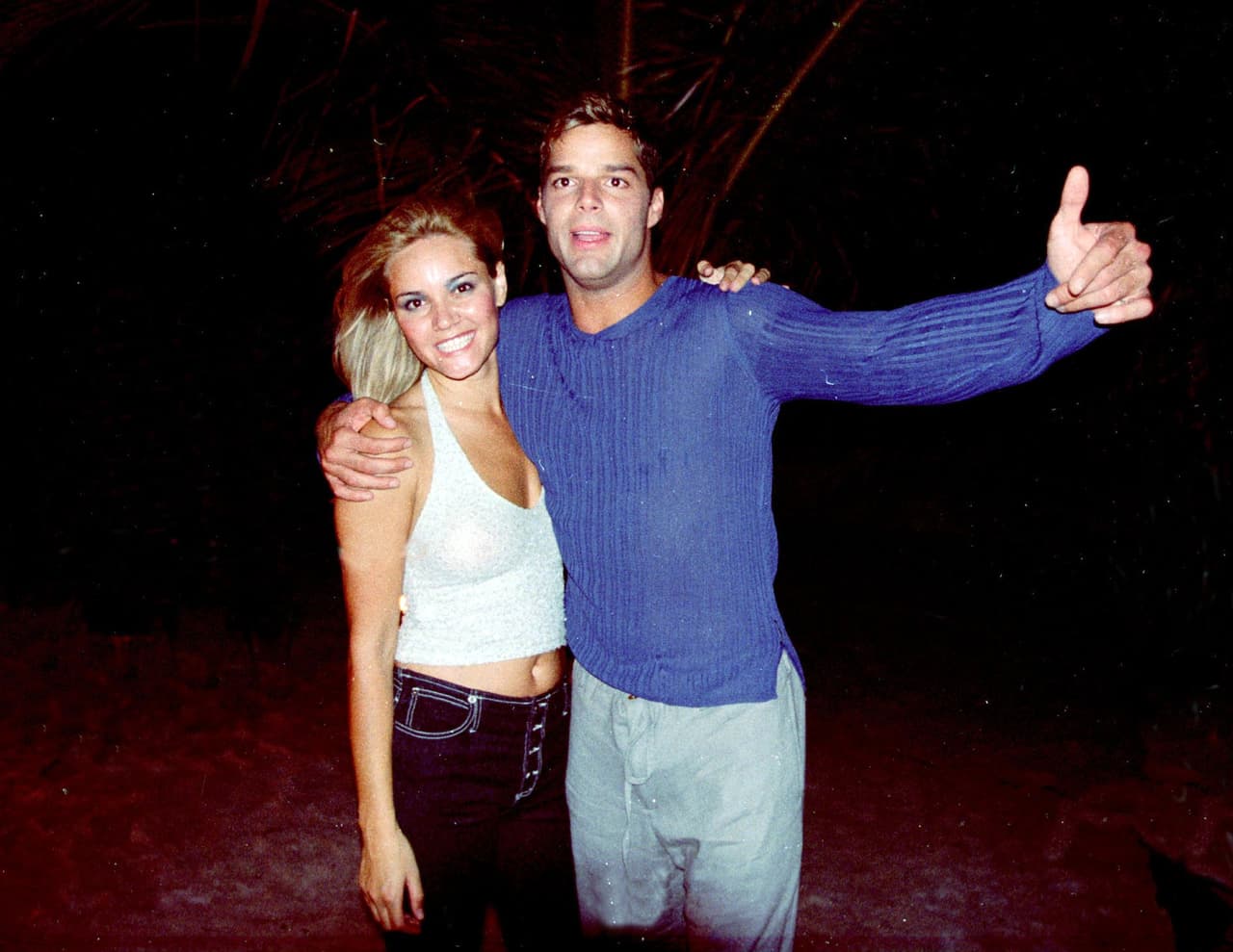 Ricky Martin también salió con la modelo brasilera Adriana Biega, que conoció en el rodaje de su videoclip 'La Bomba' en Miami Beach en el año 2000.