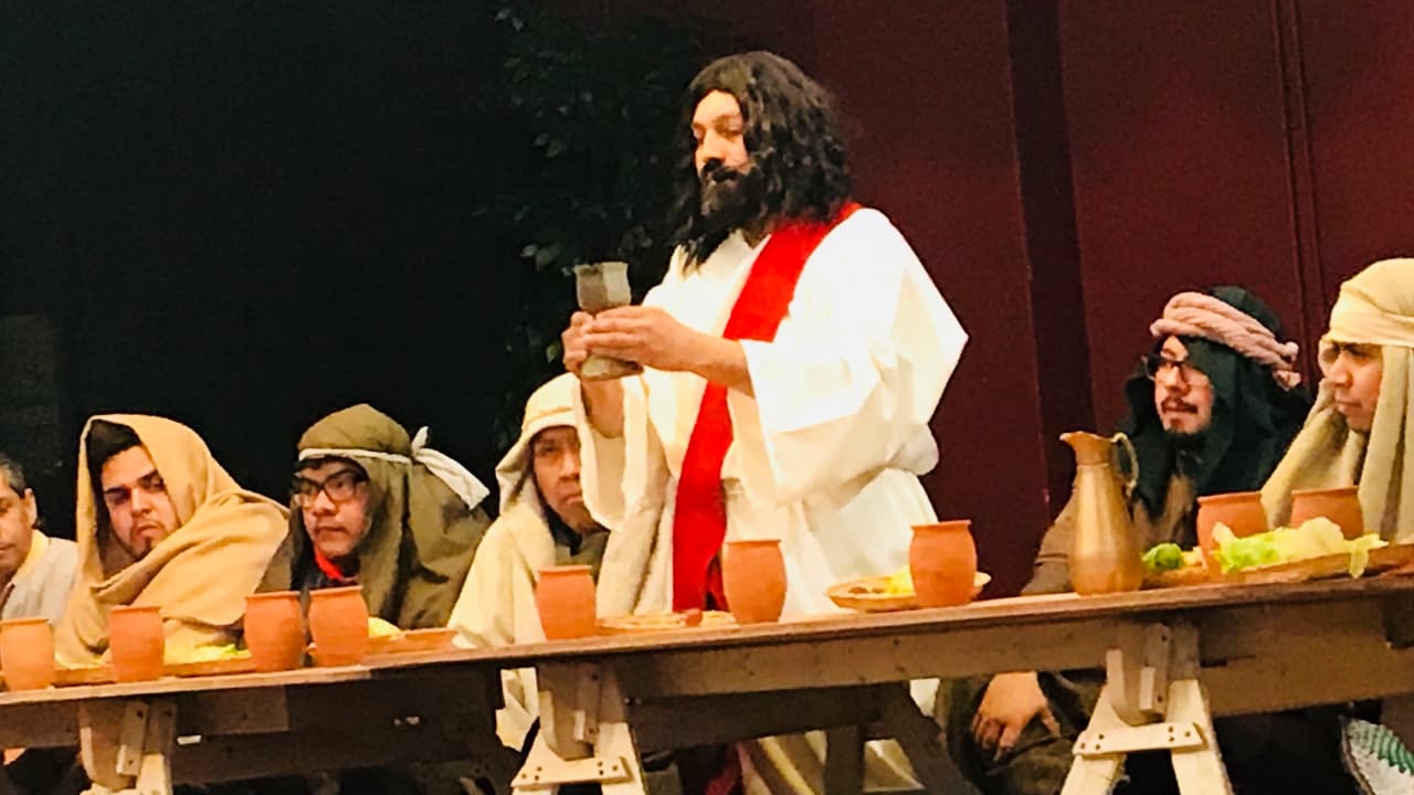 El evento religioso dio inicio con las escenas de la Última cena de Jesucristo.