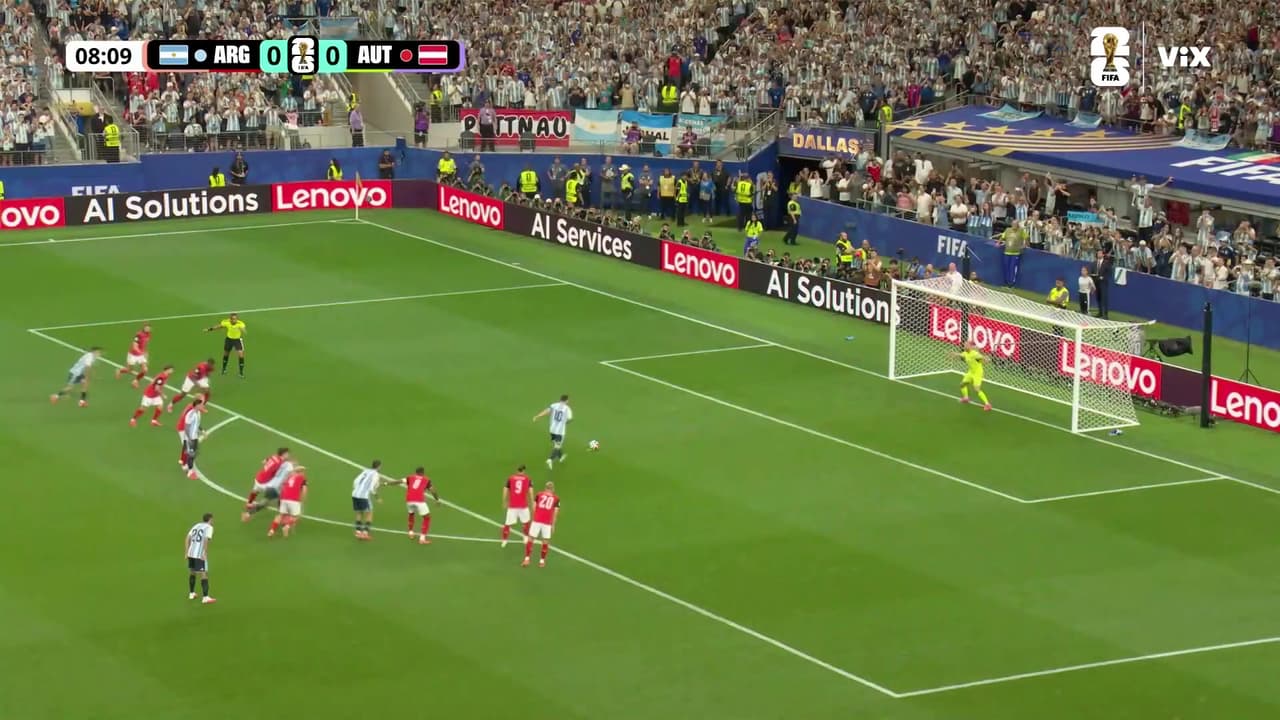 ¡Increíble fallo de Messi! Tras revisión del VAR, el capitán manda el penal afuera
