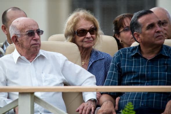 Unas 20 mil personas participaron desde temprano en la recreación del mitin ocurrido hace medio siglo delante del palacio de Fulgencio Batista.