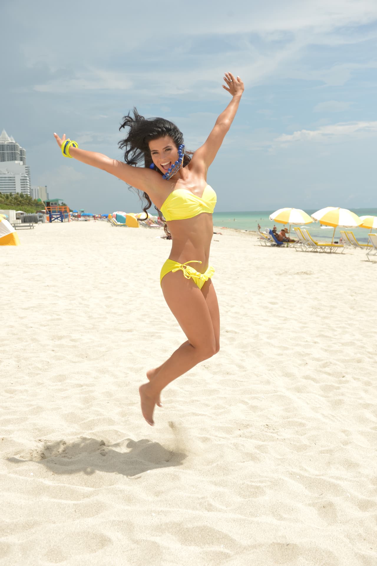 Ella está dispuesta a ganarse tu corazón con su hermosa y traviesa mirada.