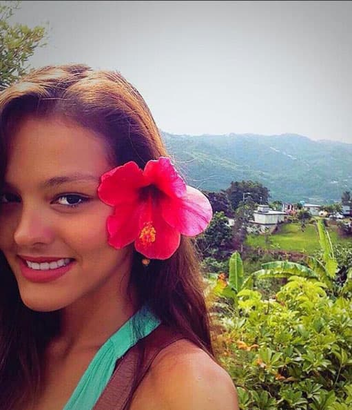 Khristielee ahora pelea las acusaciones de Lowry y Vigoreaux de que llegaba tarde a eventos, tenía mal comportamiento y no cumplía bien los compromisos.