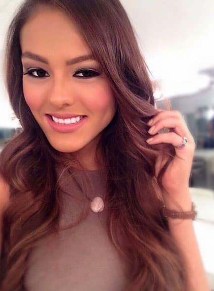 Se reportó que Lowry y el productor Luisito Vigoreaux, copropietario de la franquicia del certamen, se reunieron en la semana con Khristielee.